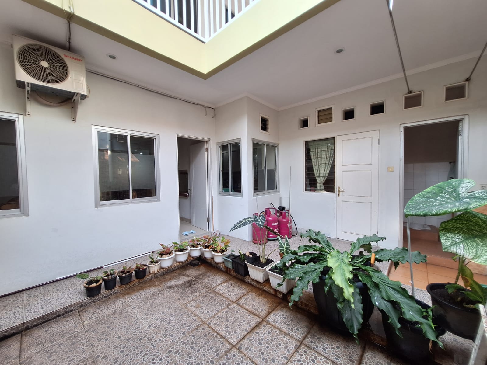 Rumah Disewakan Fully Furnished di Taman Dago Lippo Cikarang